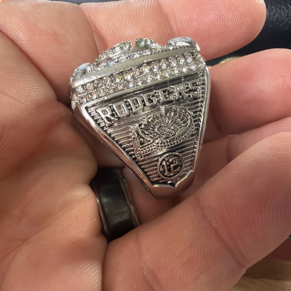 Green Bay Packers Replica 6 Championship Ring Set With Display Box. - Picture 3 of 7